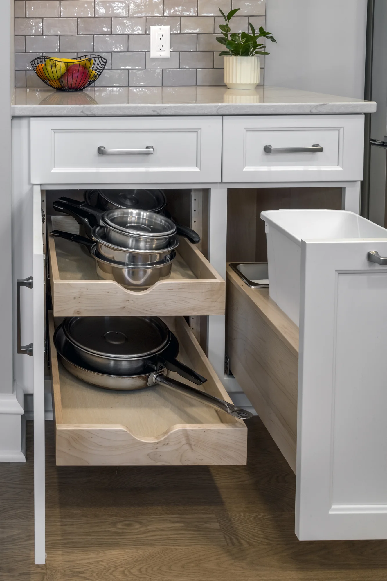 Deep pull-out shelves for cookware